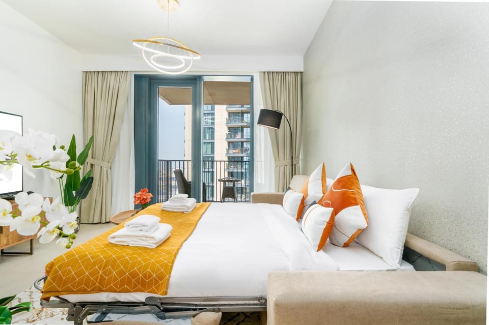 Bed, Living room, Seating area