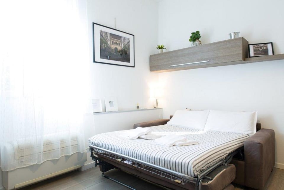 Bed, Living room