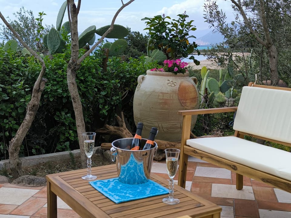 Splendida villa in riva al mare Villa in Sardinia