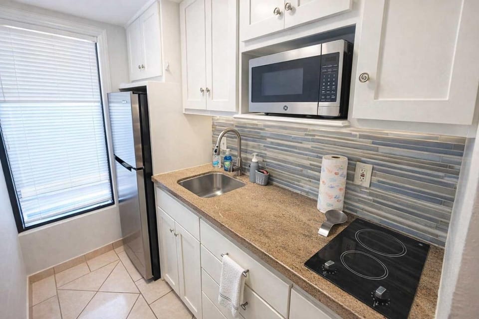 Kitchen or kitchenette, kitchen