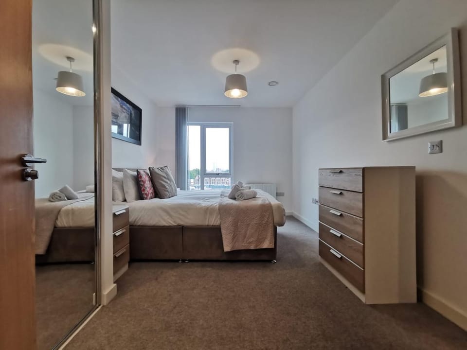 Bed, Photo of the whole room, Bedroom, wardrobe