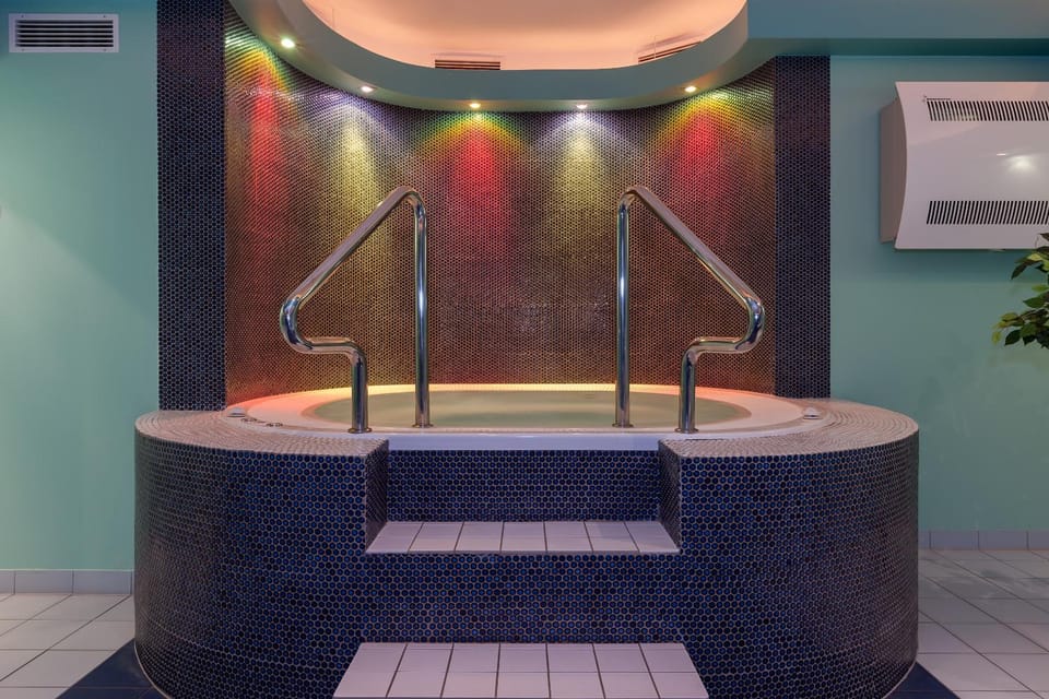 Hot Tub, Spa and wellness centre/facilities