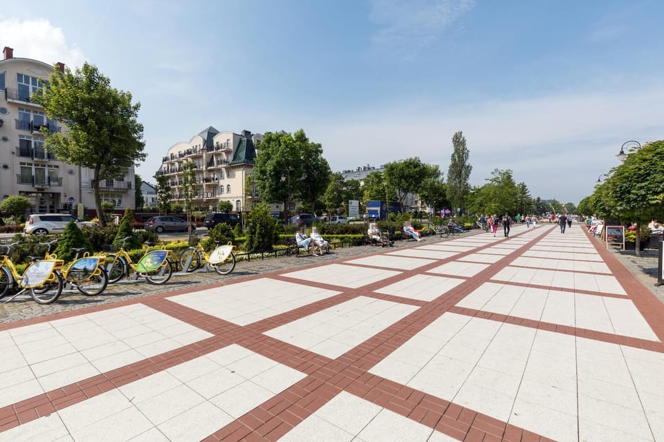 Neighbourhood, Beach, City view, Street view