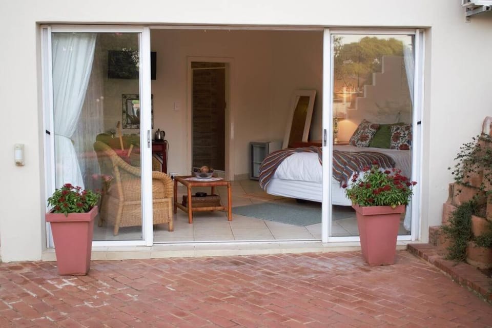 Poolside Tranquility Bed and Breakfast in KwaZulu-Natal
