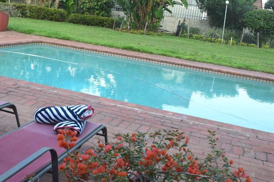 Garden, Garden view, Pool view, Swimming pool, sunbed