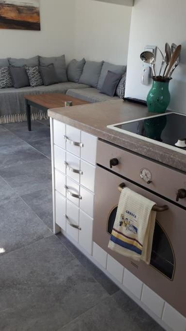 Kitchen or kitchenette, Living room, Seating area