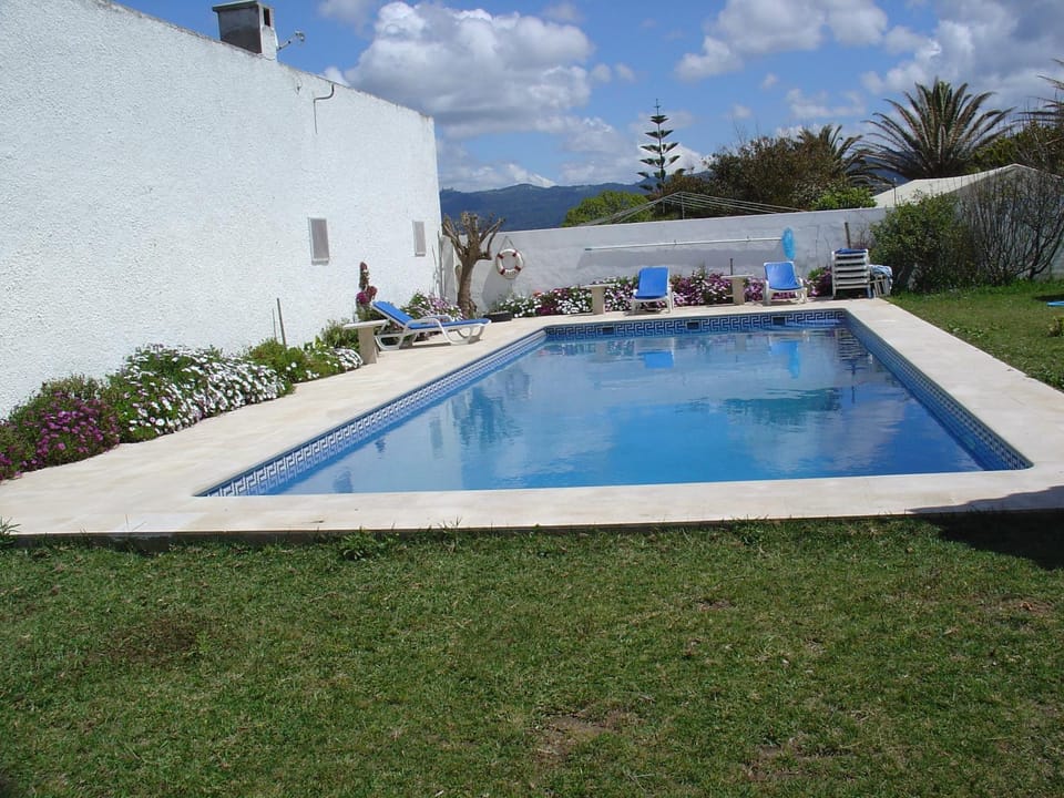 Swimming pool, Swimming pool