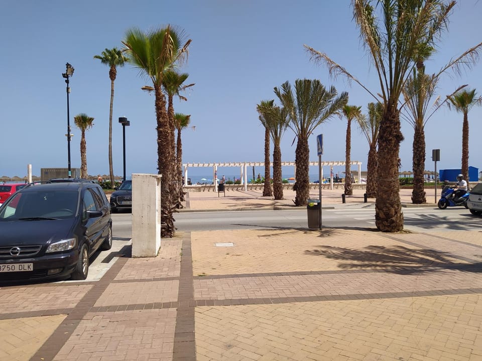 Off site, Day, Neighbourhood, Beach