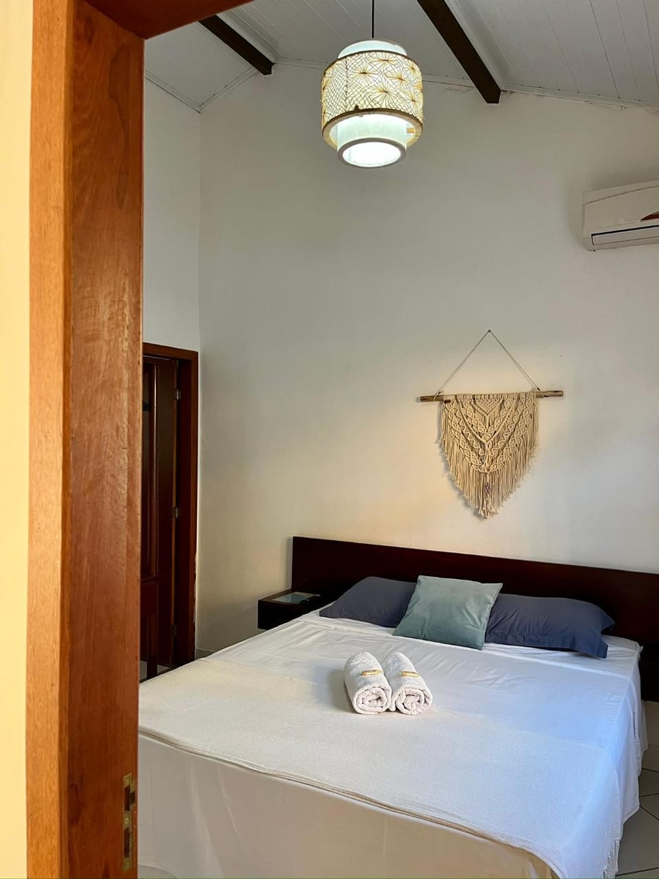 Bed, Photo of the whole room, Bedroom, towels, air conditioner
