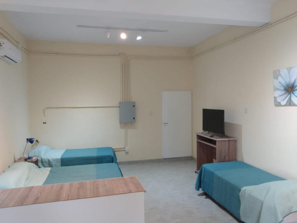 Bed, TV and multimedia, Photo of the whole room, Bedroom, air conditioner