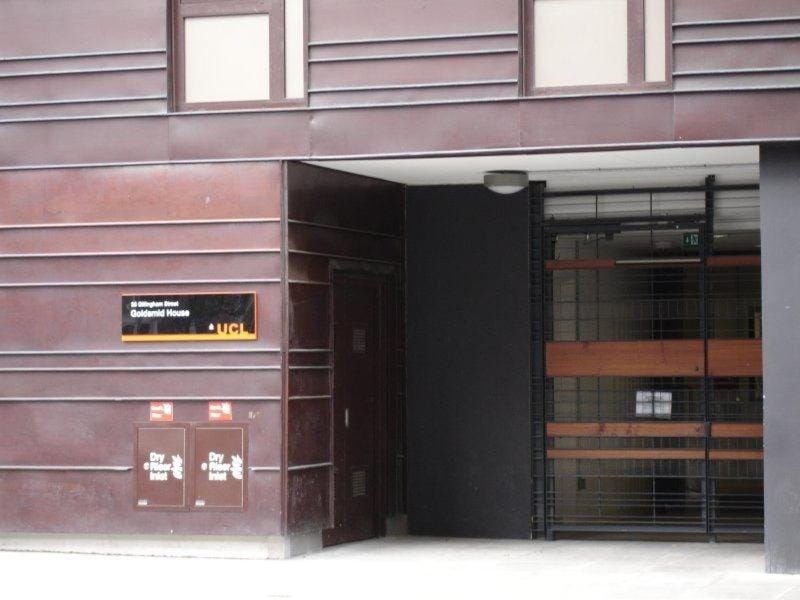Facade/entrance