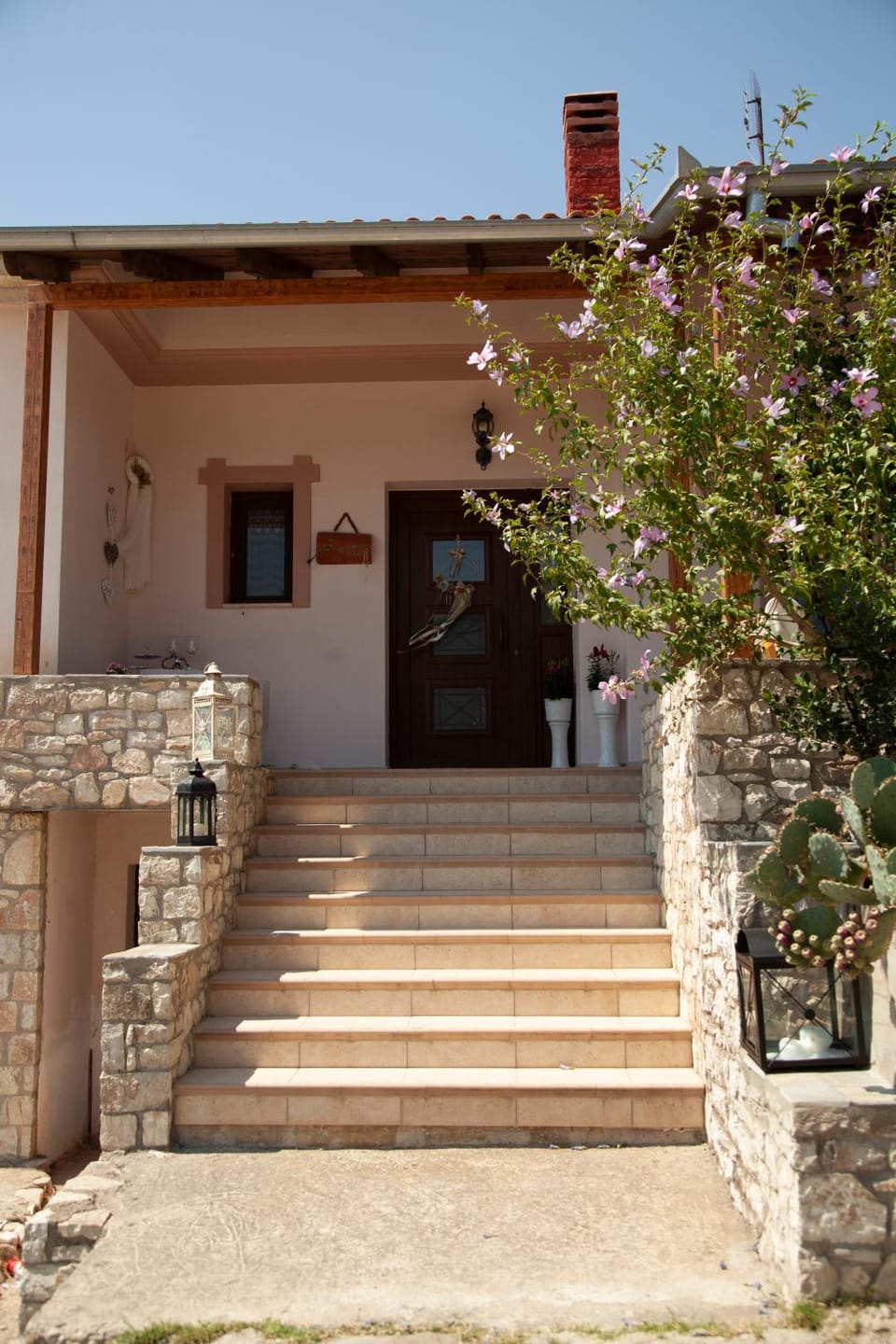Magnolia Home - Rock View Villa in Kalabaka