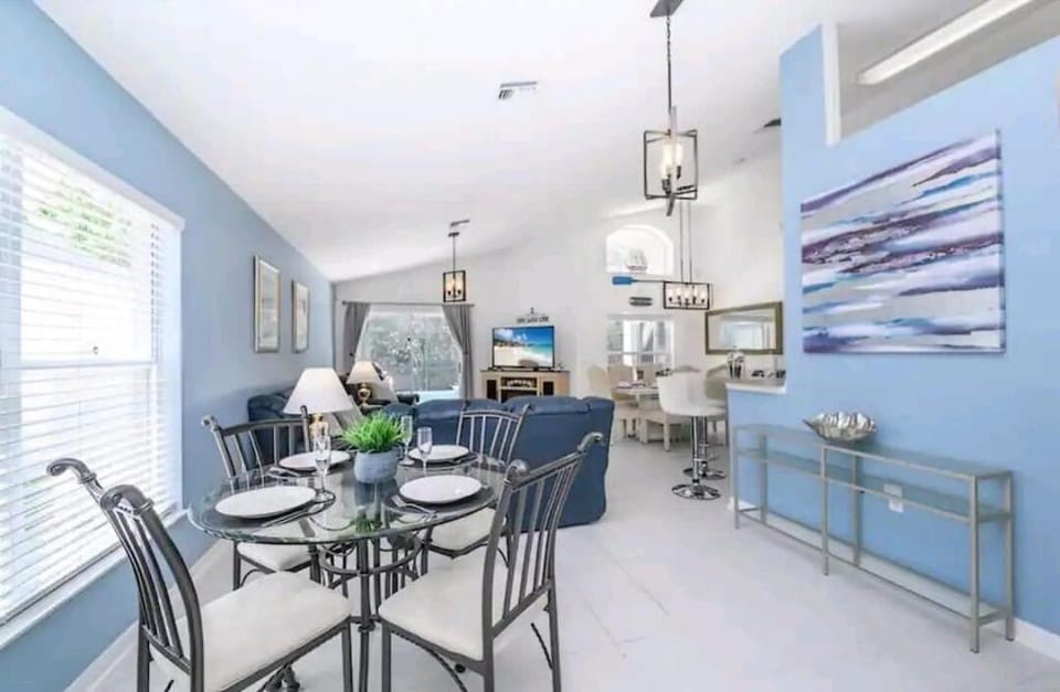 Dining area, Breakfast