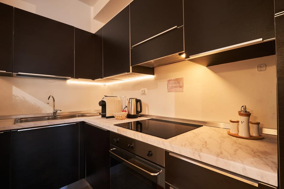 Coffee/tea facilities, Kitchen or kitchenette, kitchen
