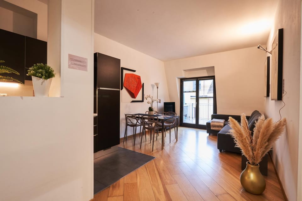 Living room, Photo of the whole room, Dining area