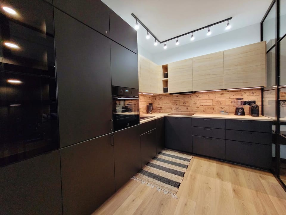 Kitchen or kitchenette, kitchen