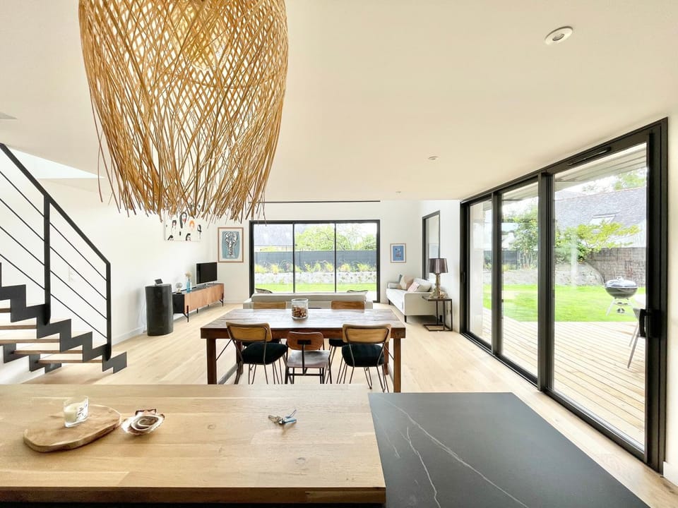 Patio, Living room, Seating area, Dining area, Garden view