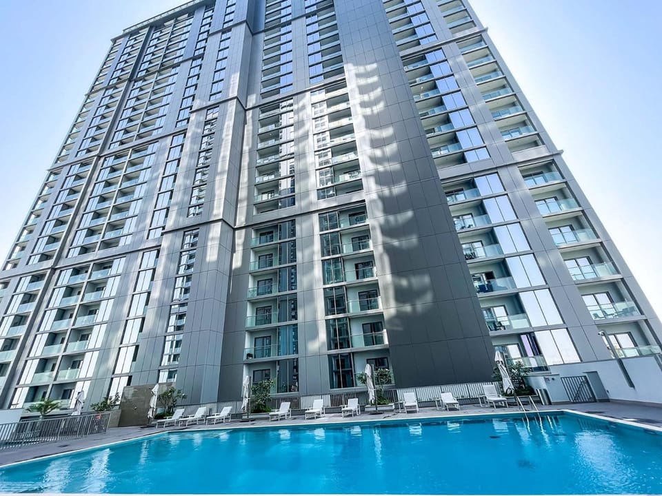 Property building, Swimming pool, Swimming pool