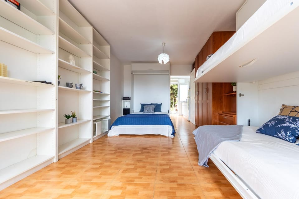 Bed, Living room, Photo of the whole room, Bedroom