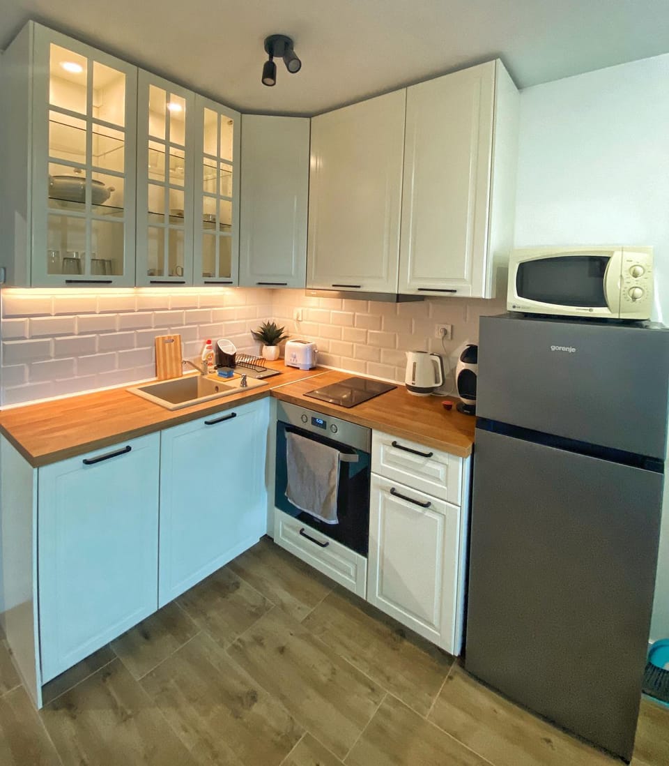Coffee/tea facilities, dishwasher, minibar, pet friendly, stove, toaster, kitchen