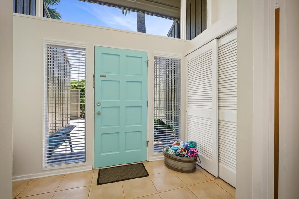 Coastal Sawgrass Retreat House in Sawgrass