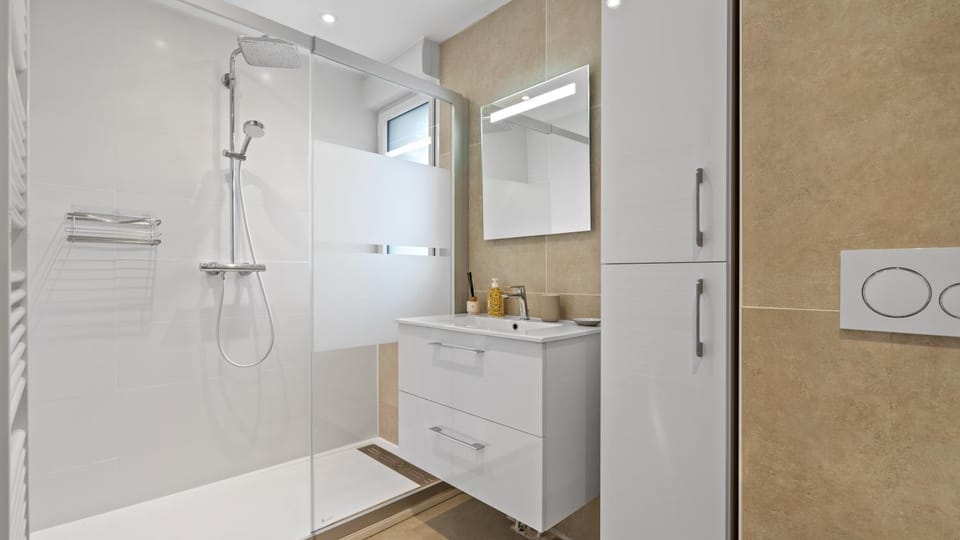 Shower, Bathroom