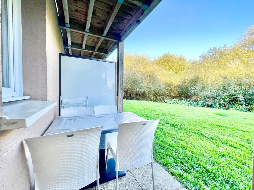 Dining area, Garden view