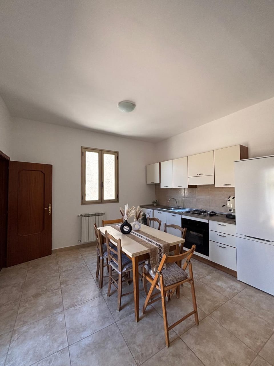 Kitchen or kitchenette, kitchen