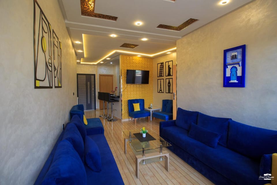 Communal lounge/ TV room, TV and multimedia, Living room, Seating area