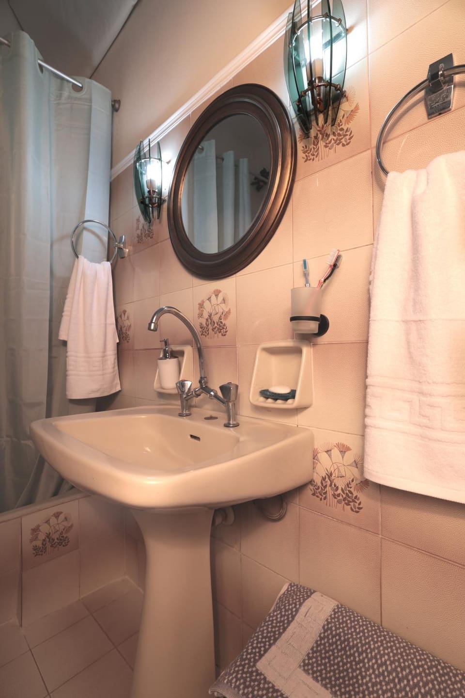 Shower, Bathroom, towels