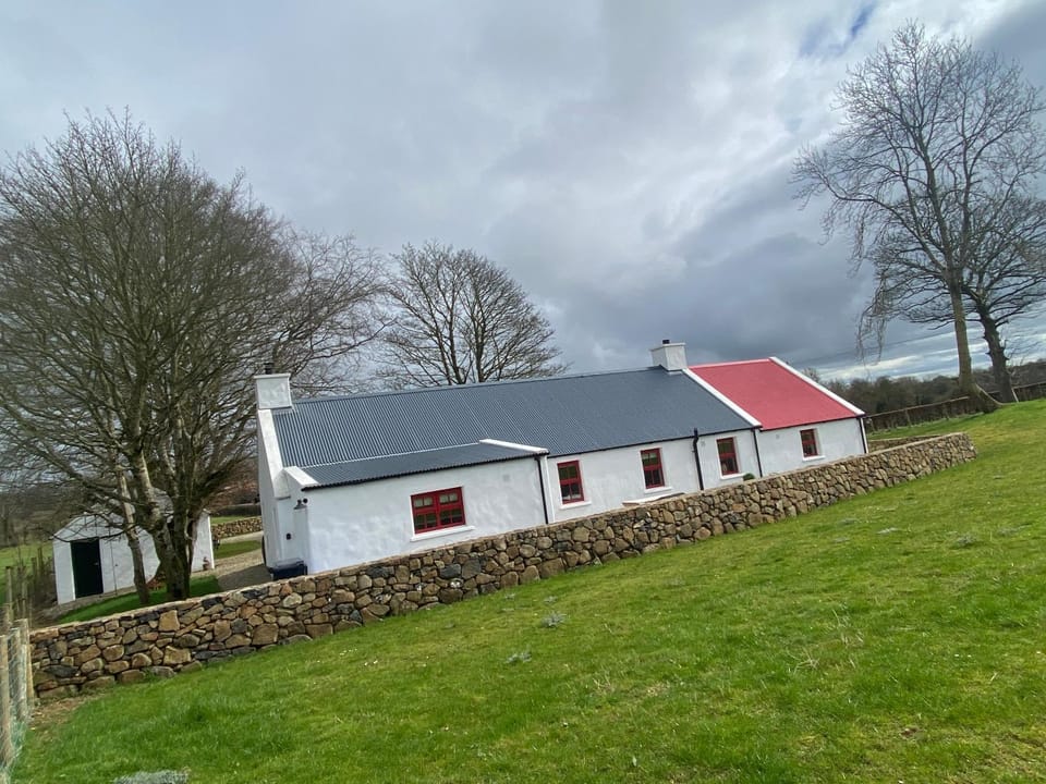 Farm Stay at THE GLEBE COTTAGE KILREA House in Northern Ireland