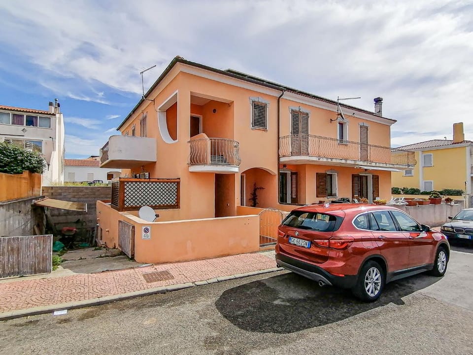 Property building, Neighbourhood