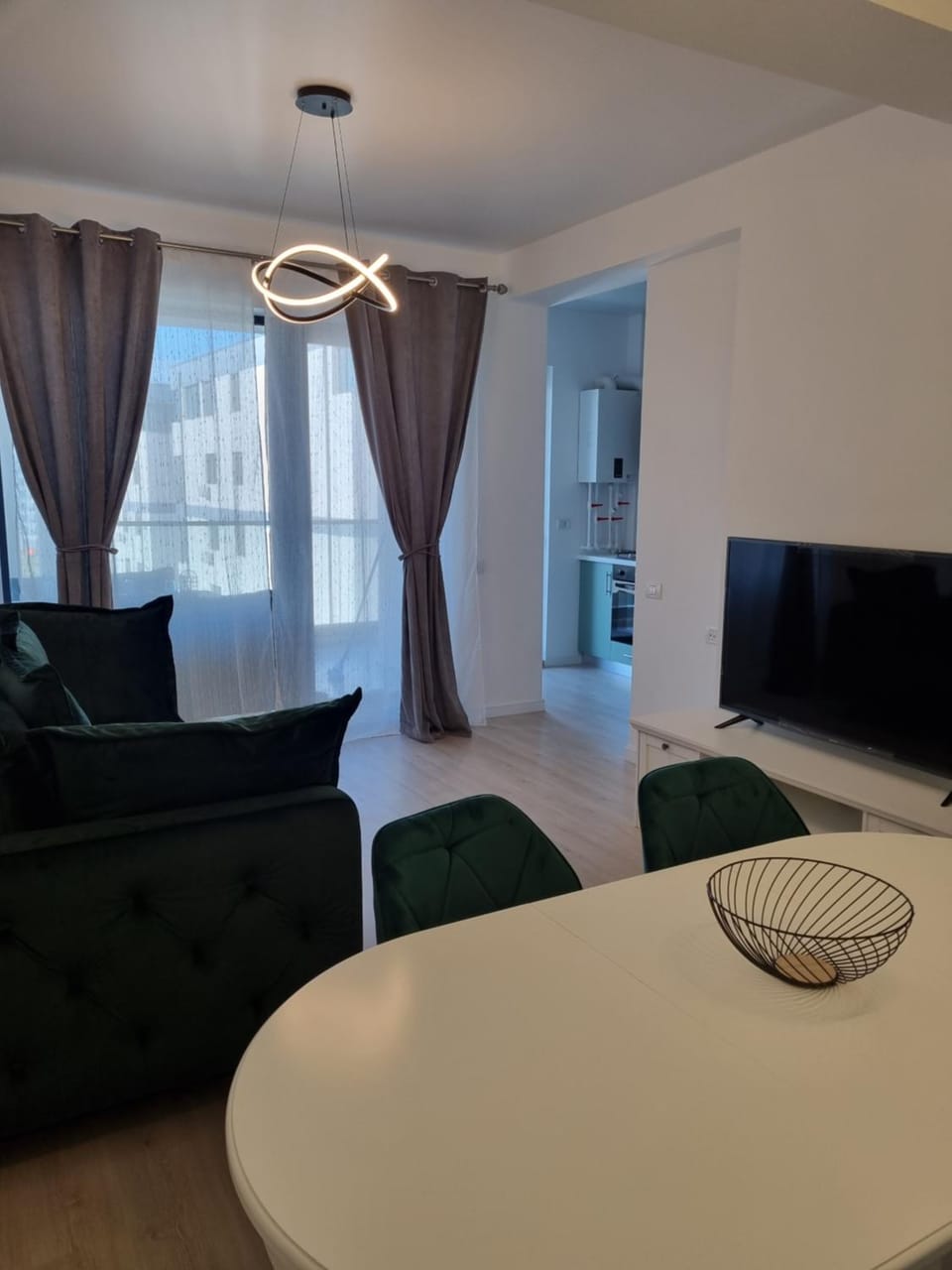 TV and multimedia, Living room, Seating area, Dining area, Evening entertainment