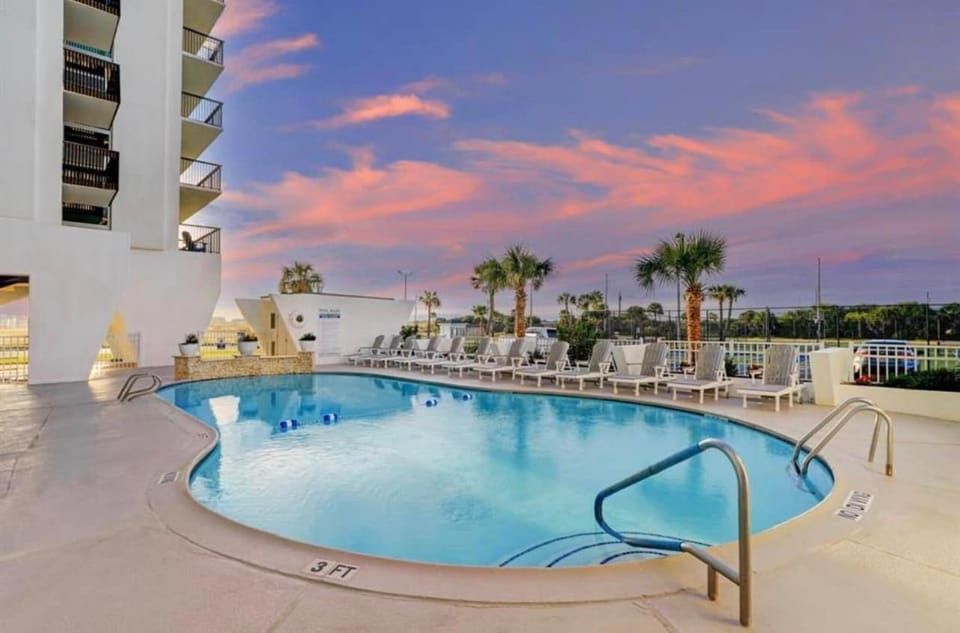 Swimming pool, Swimming pool