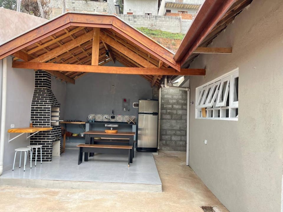 Patio, Day, BBQ facilities, Kitchen or kitchenette, Dining area