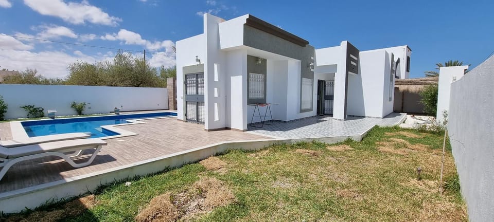 Garden, Swimming pool