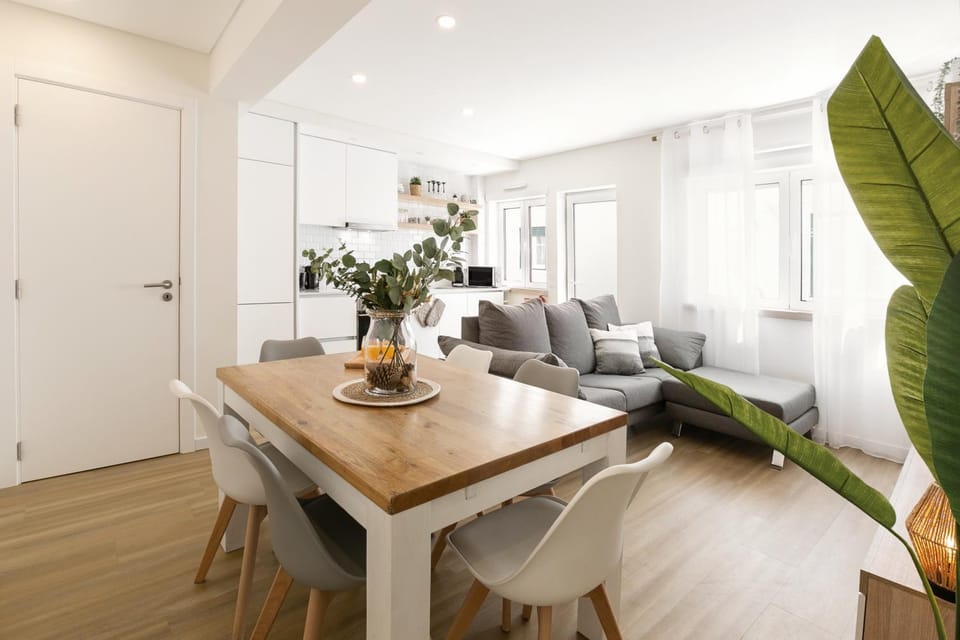Living room, Decorative detail, Seating area, Dining area, Communal kitchen