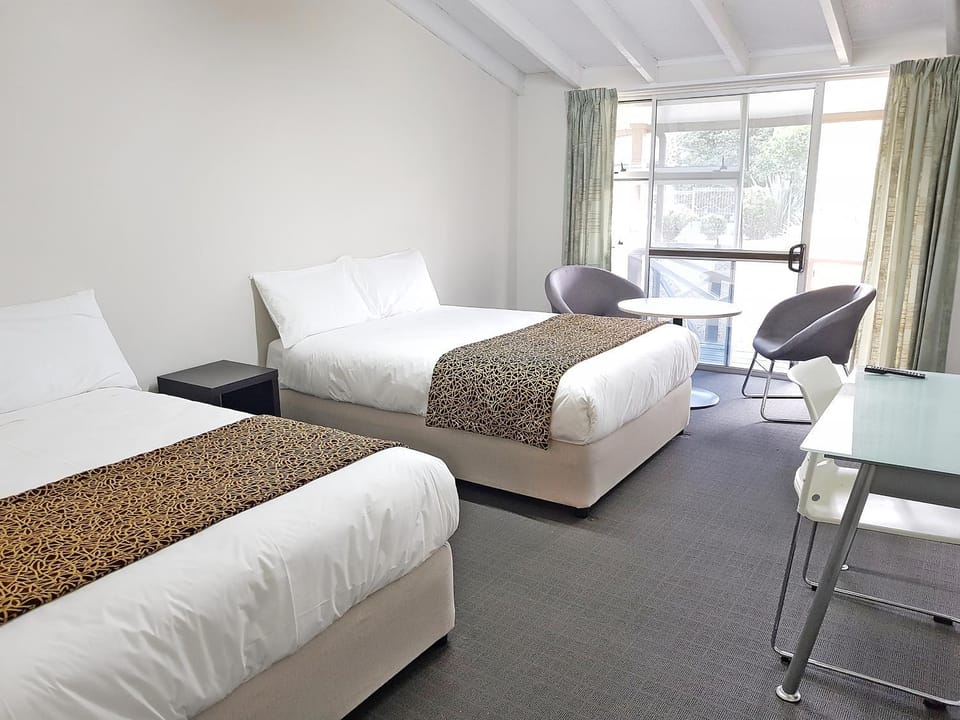 Bed, Seating area, Bedroom