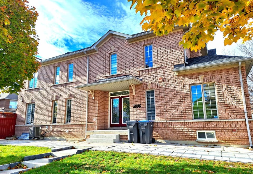 Property building, View (from property/room)