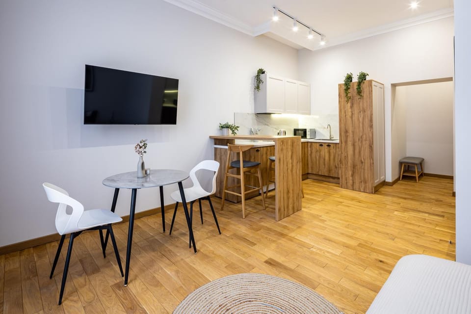 TV and multimedia, Coffee/tea facilities, Kitchen or kitchenette, Dining area
