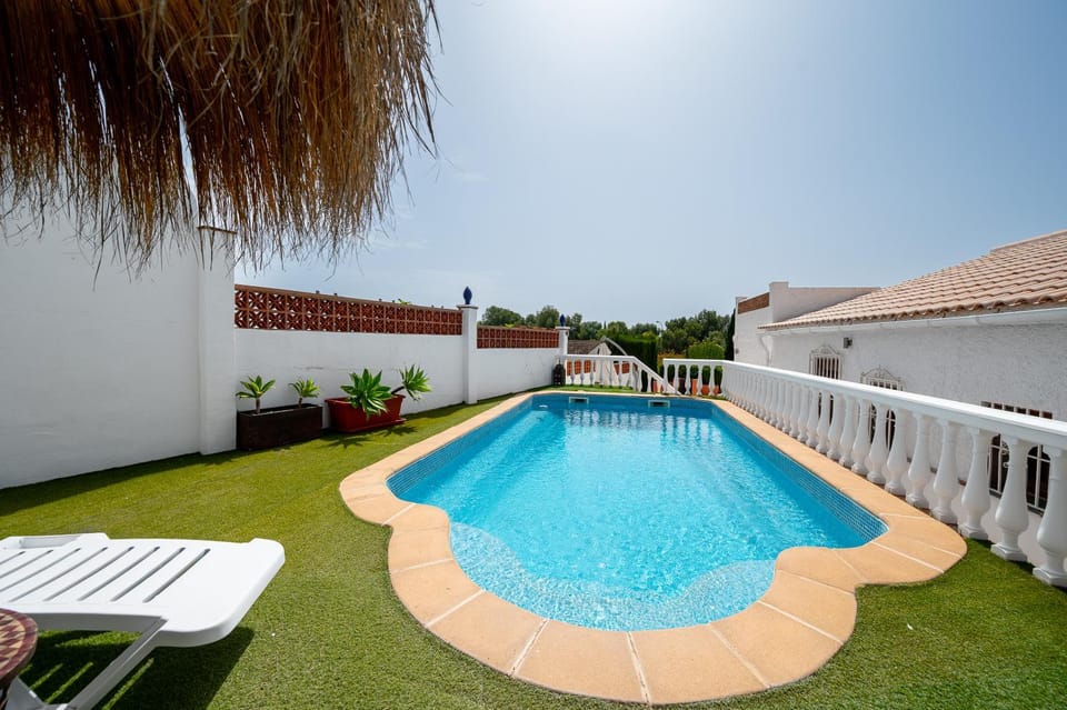 Pool view, Swimming pool, sunbed