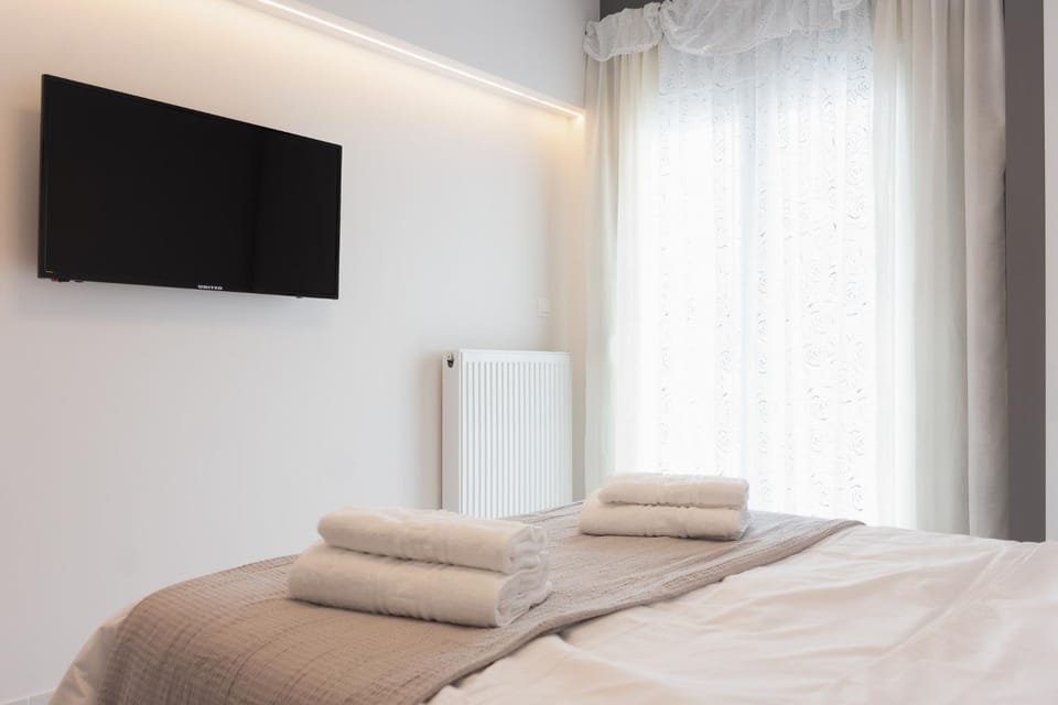 Bed, TV and multimedia