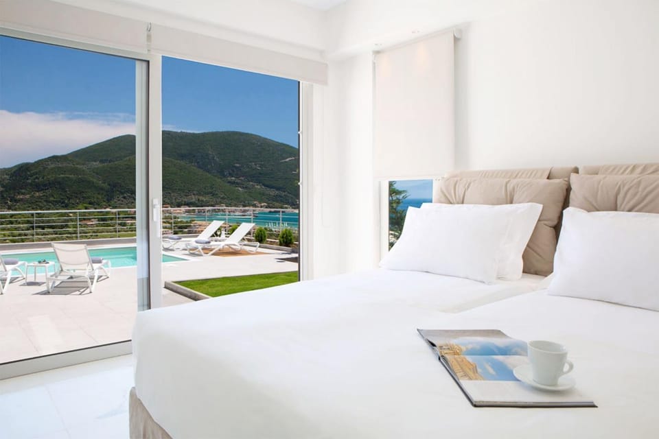 Bedroom, Pool view