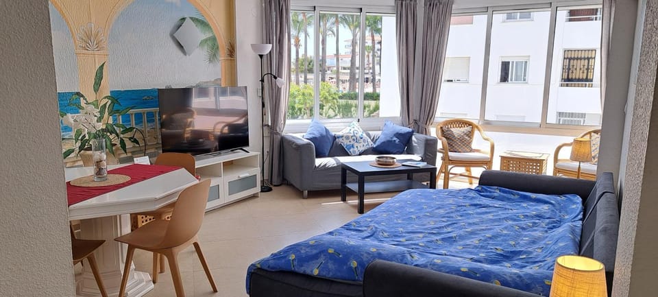 Bed, Living room