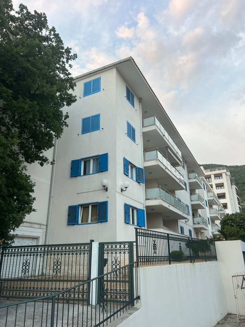 Property building, Day, View (from property/room), Balcony/Terrace