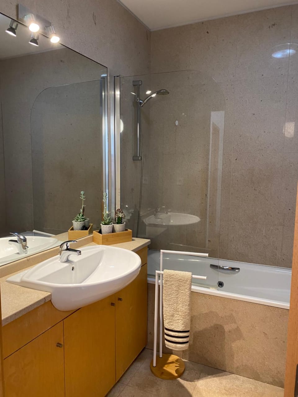 Bathroom, Bath
