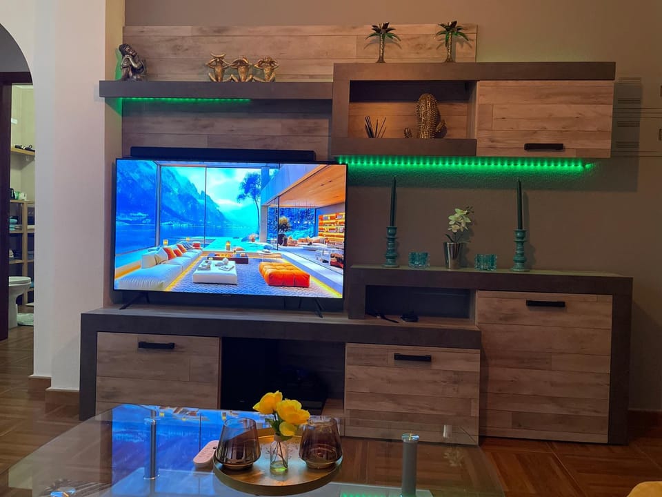Communal lounge/ TV room, TV and multimedia, Evening entertainment