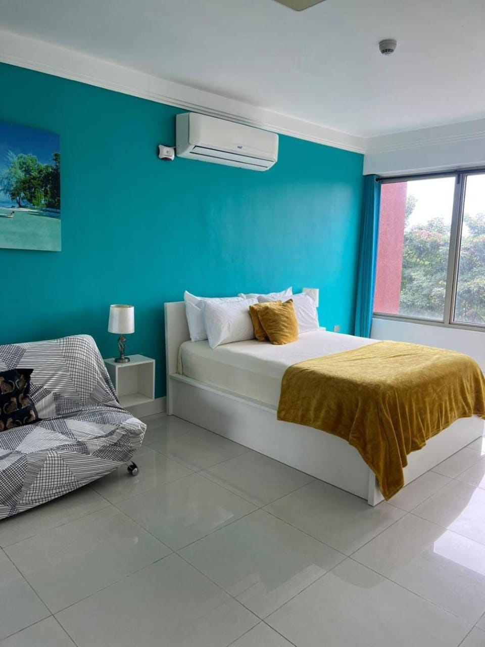Photo of the whole room, Bedroom, air conditioner