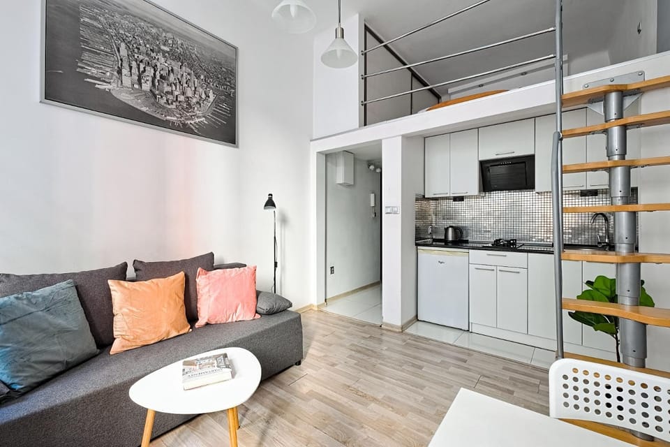 Kitchen or kitchenette, Living room, Seating area, Dining area, stove
