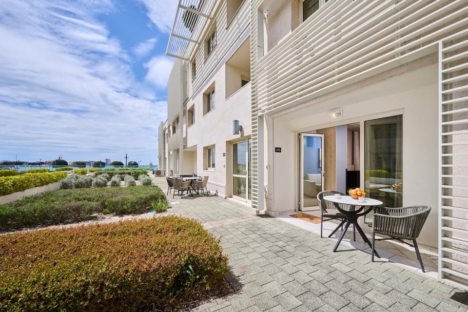 Property building, Patio, Garden, Garden, View (from property/room), Balcony/Terrace, Garden view, Sea view, Inner courtyard view